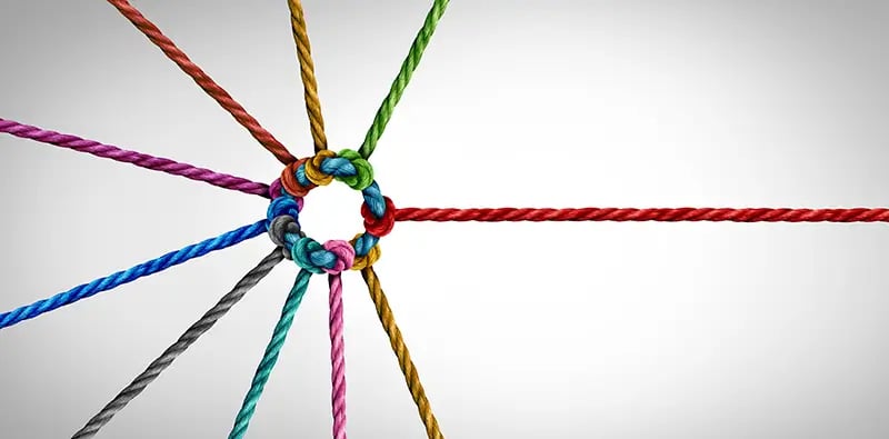 Integrated-marketing-example-using-traditional-and-digital