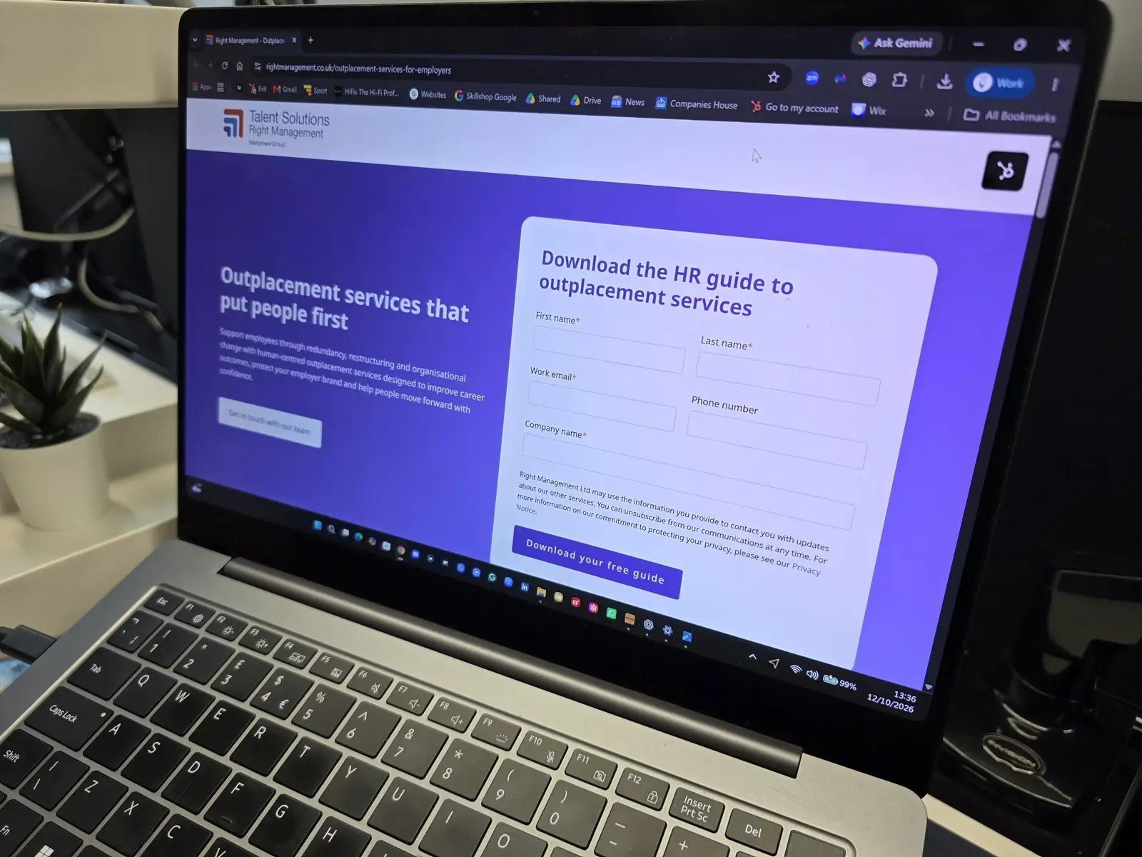 Right Management's HubSpot landing page displayed on a laptop.